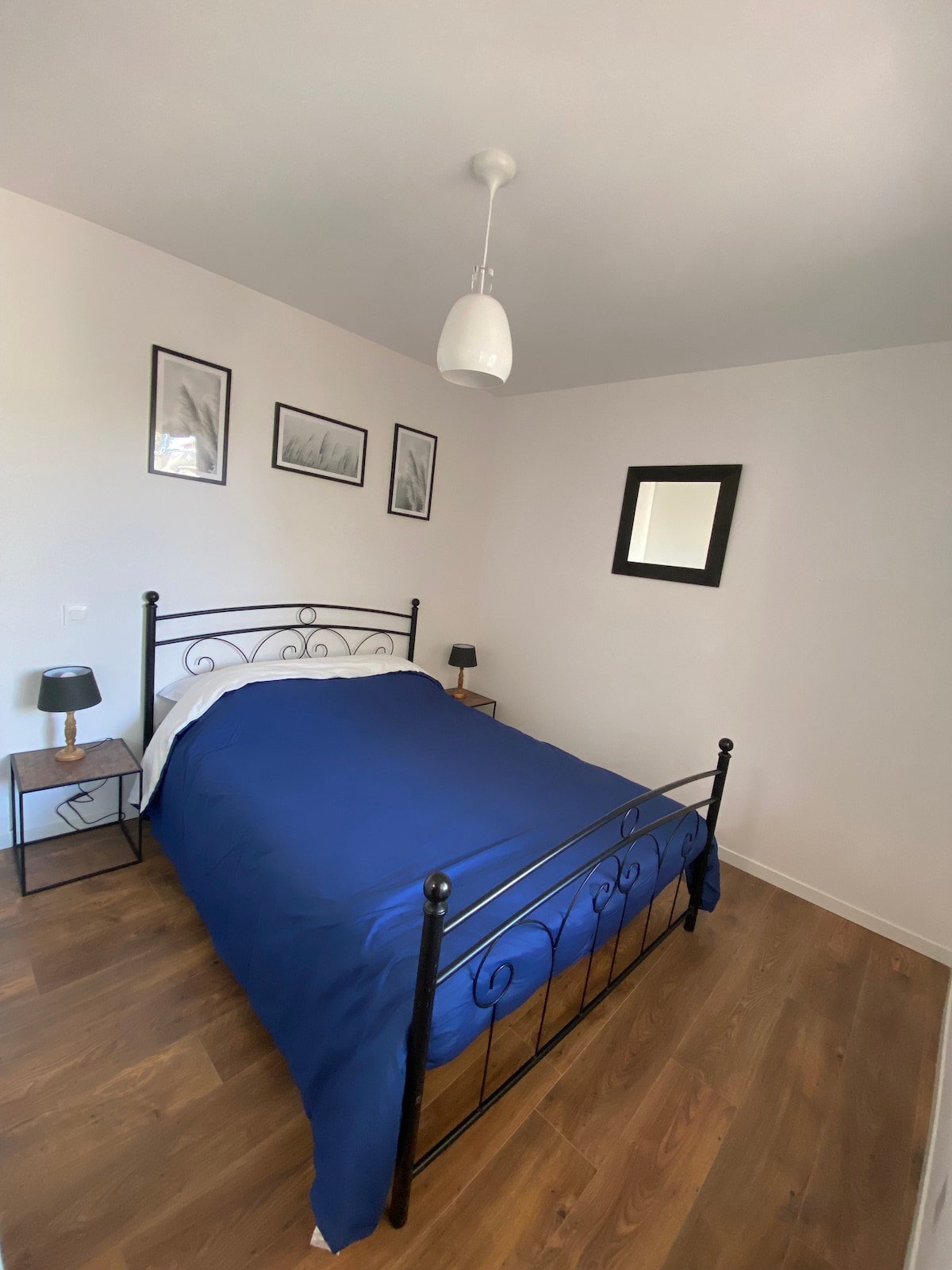 Dormitorio 1 Planta baja
Cama 140 + armario grande