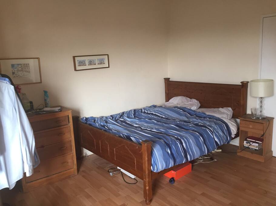 King size bed