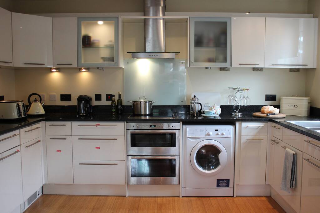 fully fitted kitchen