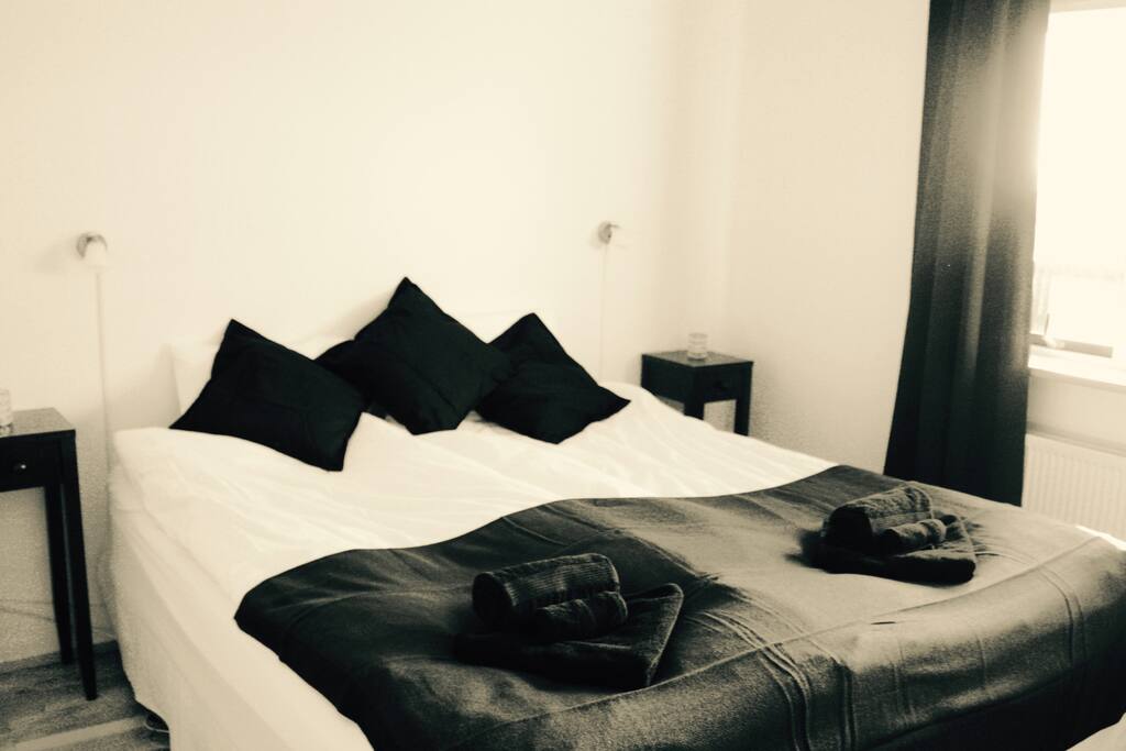 Room number 1.
Master Bedroom.
King size bed and bunk bed. Sleeps 4 persons.