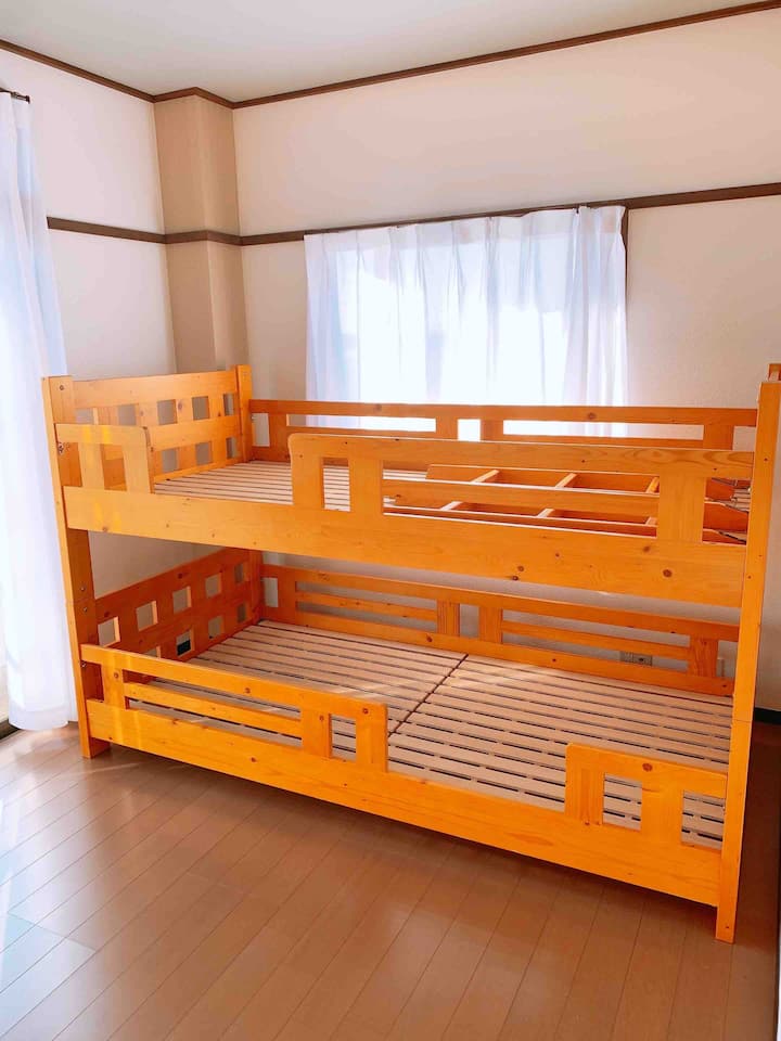 寝室1(2段ベッド)