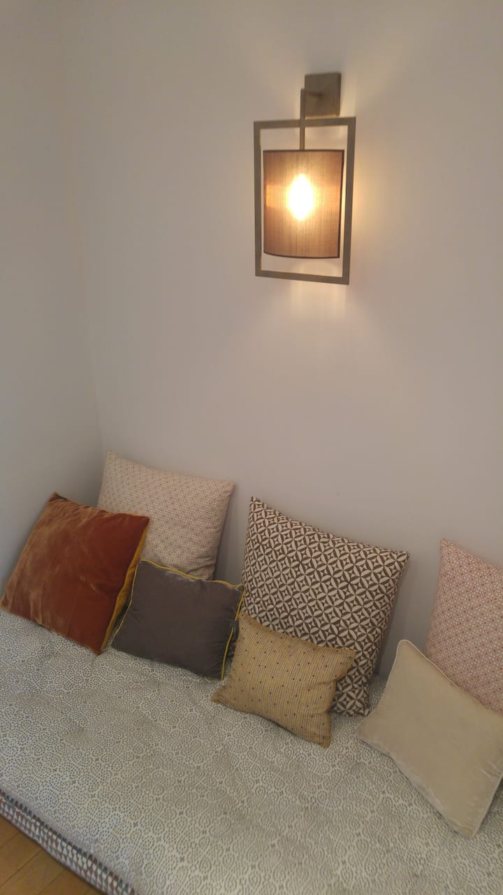 Alkóva – 2 lôžka, 1 matrac, 1 m x 2 m, veľmi pohodlná a priestor na TV