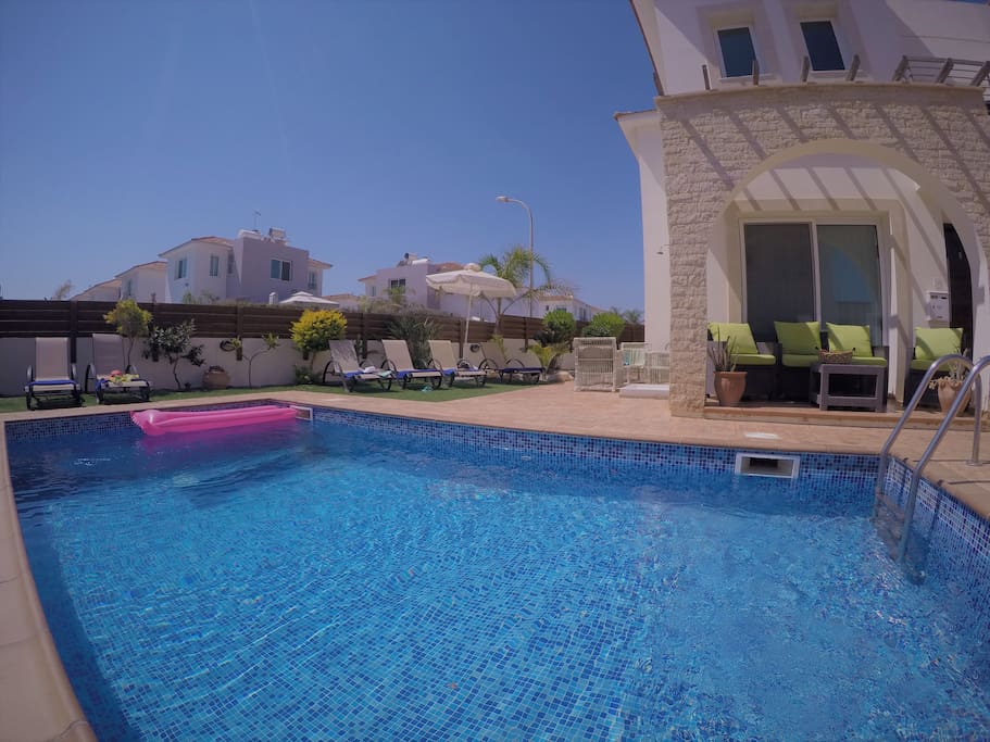 private pool area