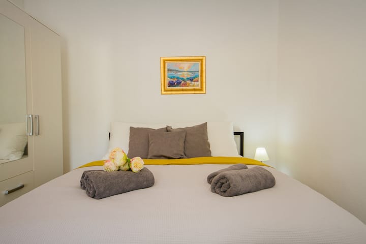 غرفة النوم 1