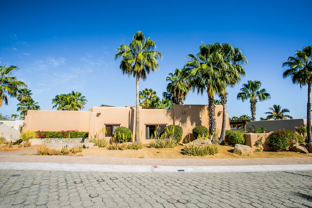 Casa Bugambilias