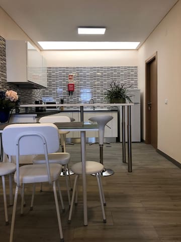 House  River,Garden &Sunset