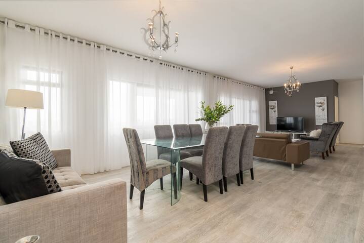 3BR Apart, Pool, Gym & Spa | Walk to Canal Walk