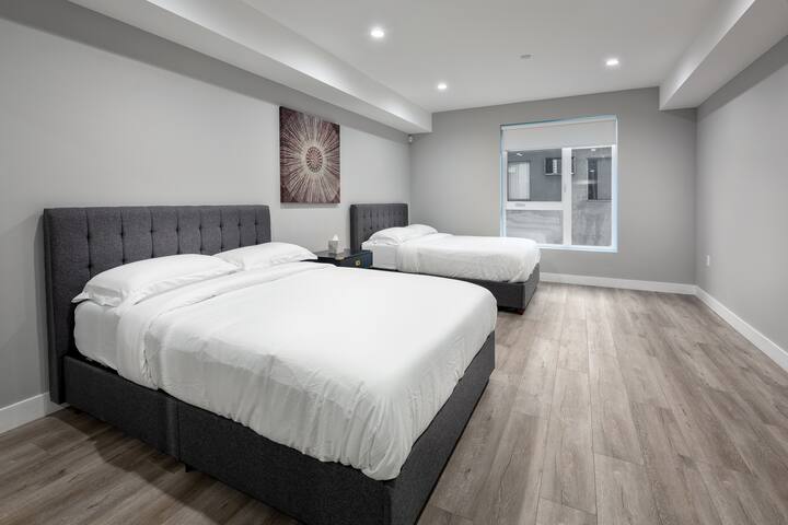 2 Full Beds in bedroom