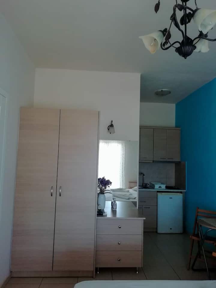 Akti Karras (Up To 3 Guests) - Naxos