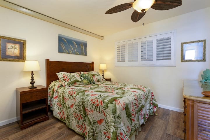 غرفة نوم ثانية بسرير بحجم كبير