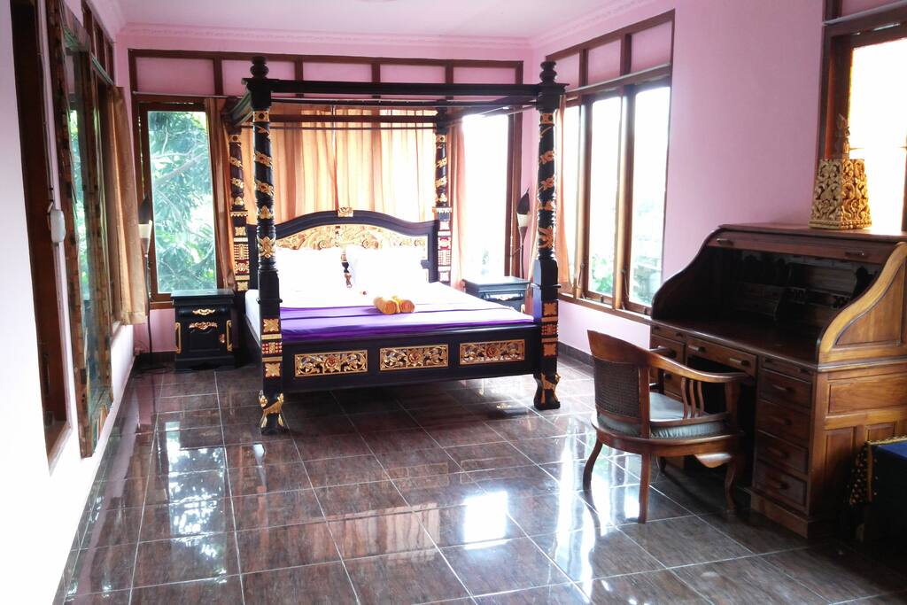 a big space for another floor matras additional for 1 more person