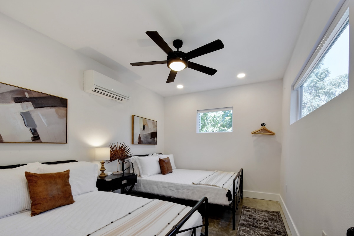 Bright + Chic Back House | Walk Downtown