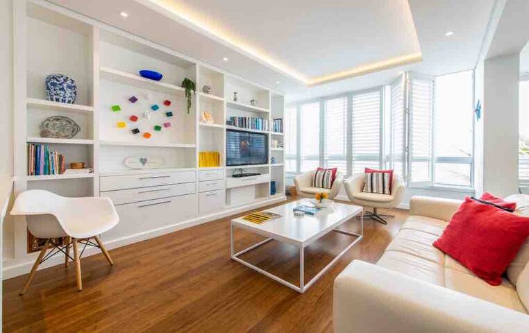 Family Friendly Bantry Bay Beauty gallery image 5