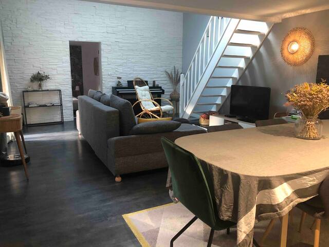 Belle maison de famille avec jardin & piscine gallery image 4