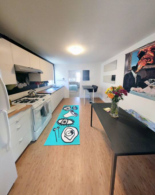 Modern Chic Studio in Vintage FoPo Building Apartments for Rent in Portland, Oregon, United States Modern Chic Studio in Vintage FoPo Building Apartments for Rent in Portland, Oregon, United States
