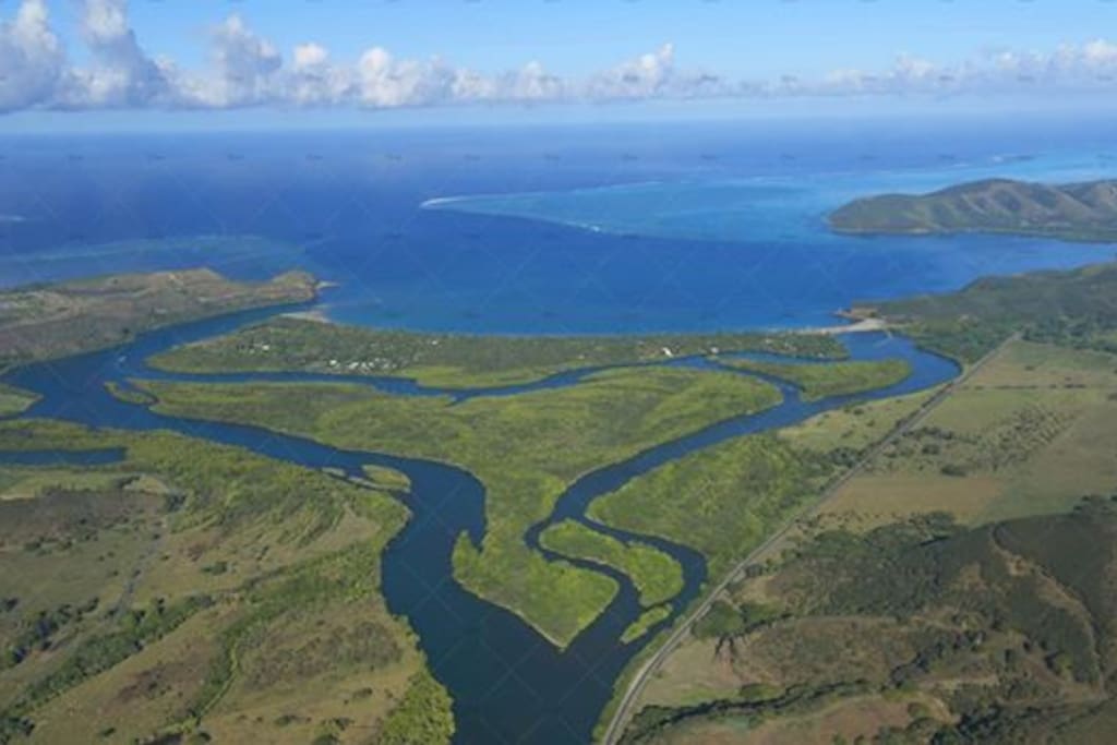 Maison entre plage et rivière (et sa mangrove)