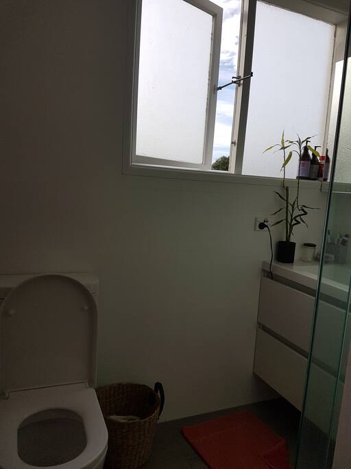 Bathroom/Shower