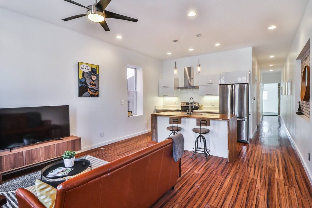 Perfect space for entertaining a few friends or loved ones!