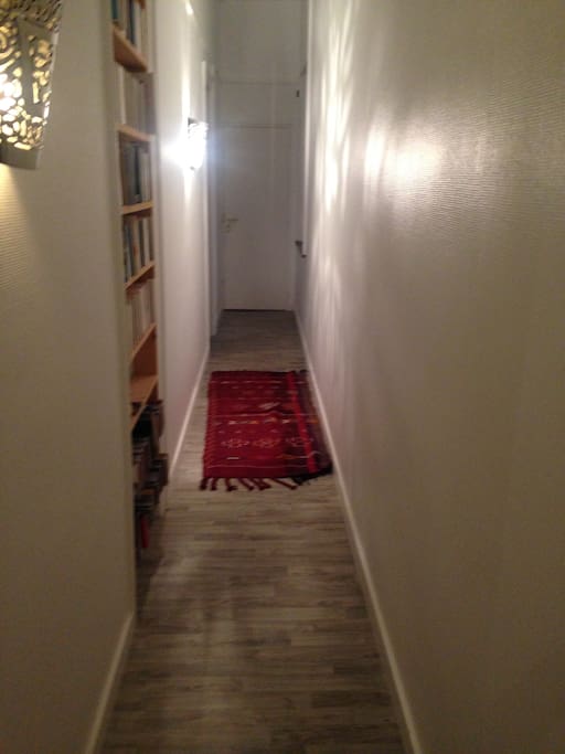 Le couloir d'accès, direct de l'entrée à votre chambre.