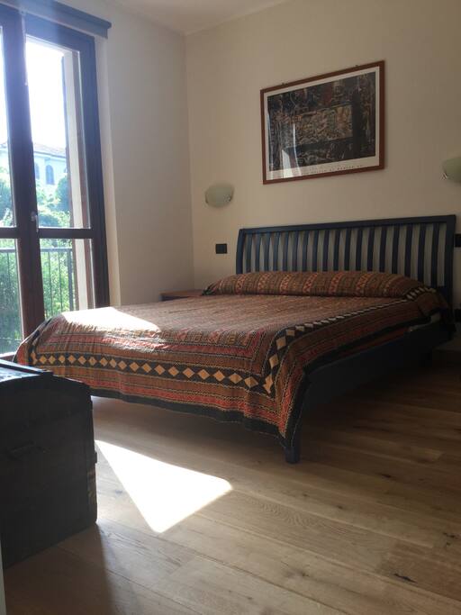 La camera da letto / The bedroom