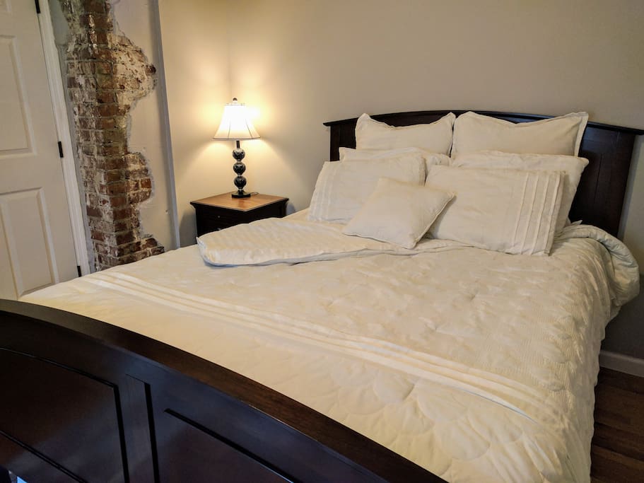 Guest bedroom