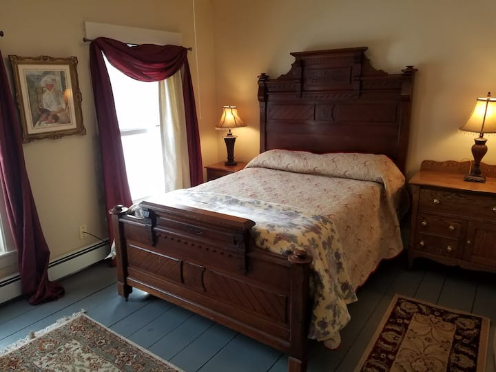 Спална соба со целосна големина