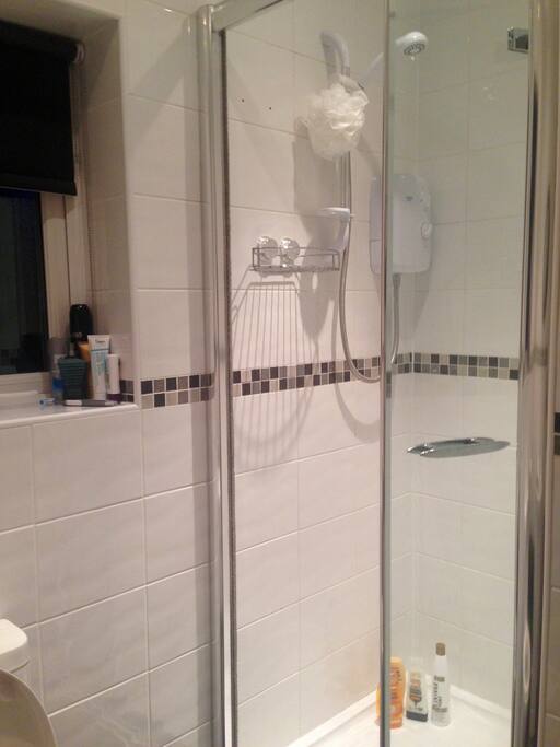 Shower - Shampoo and Shower Gel provided