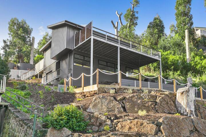 Wye9 – beautiful treetop and beach views gallery image 5