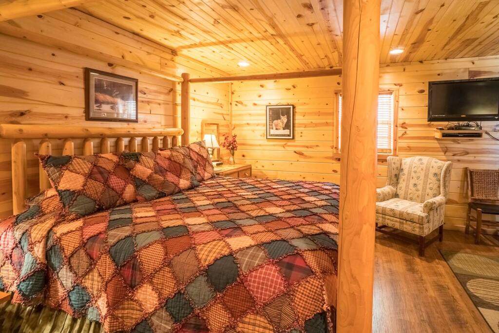 King Canopy Log Bed
