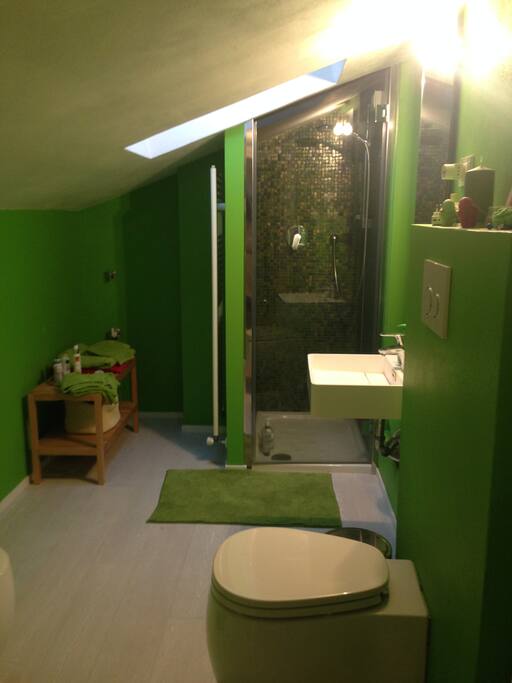 il bagno privato della stanza
