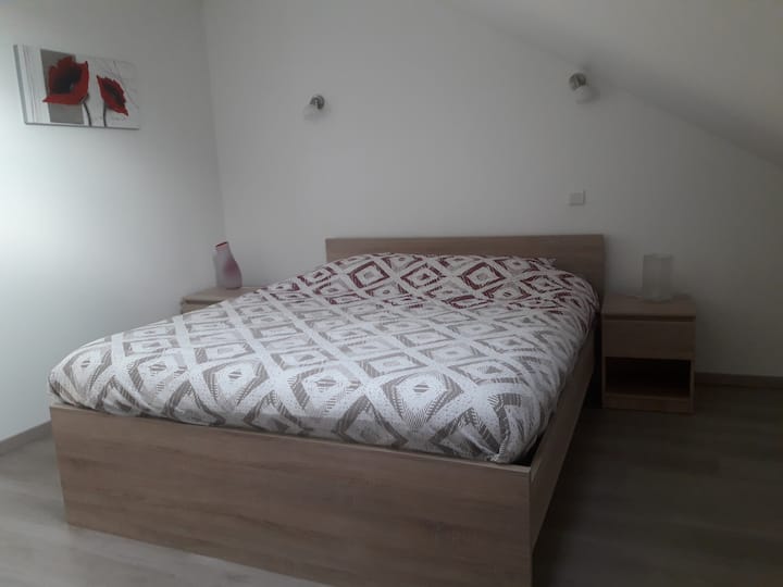 Dhomë gjumi 2