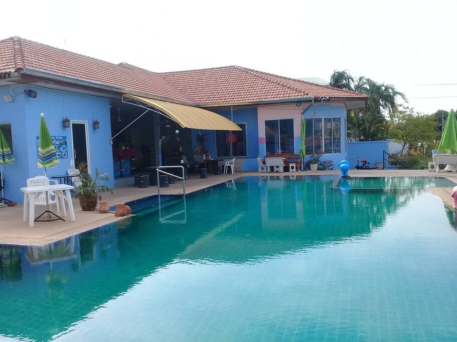 Bar from the far side of the pool