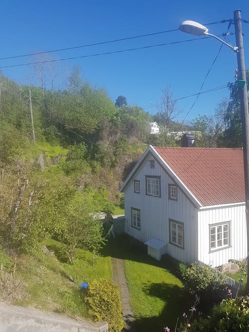 Slik ser huset ut ovenfra.