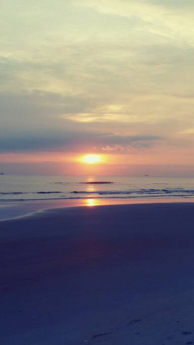 just one block away from the house I take wonderful sunrise pictures of the ocean