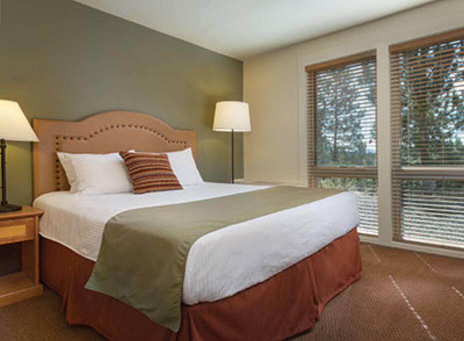 This picture does not show the specific unit being rented. The unit rented will be based on which units are available upon check-in. These pictures are meant to show the property and an example of the room style and décor.