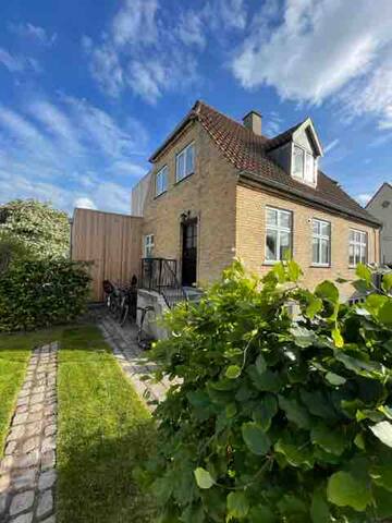 Lovely house close to the beach and city centre gallery image 2