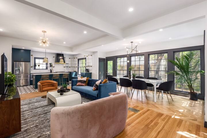 Sleeps 20 – Pool, Luxe Historic Home + Guest House gallery image 2