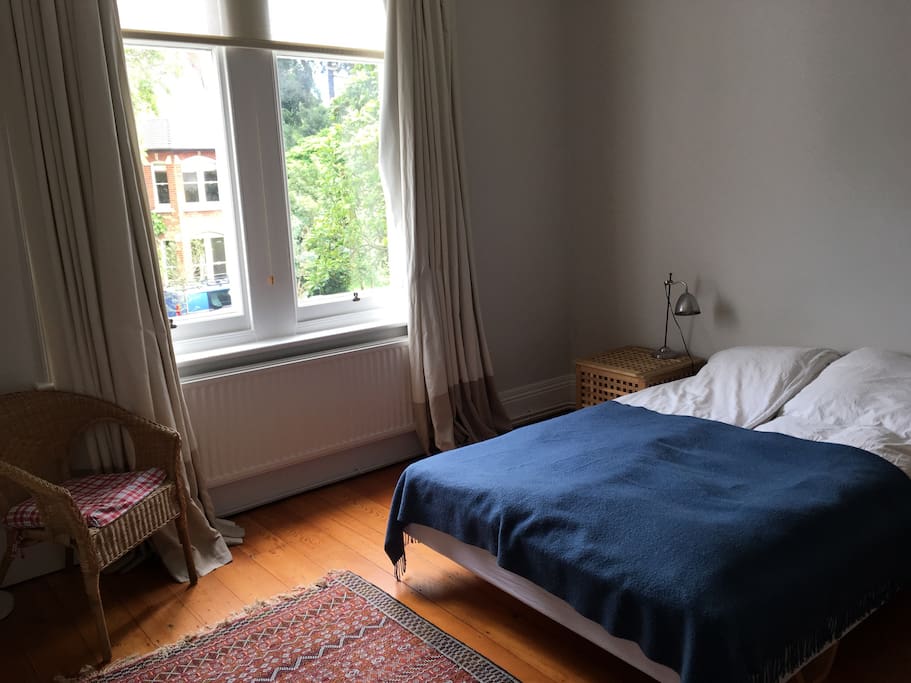 Guest room for rent