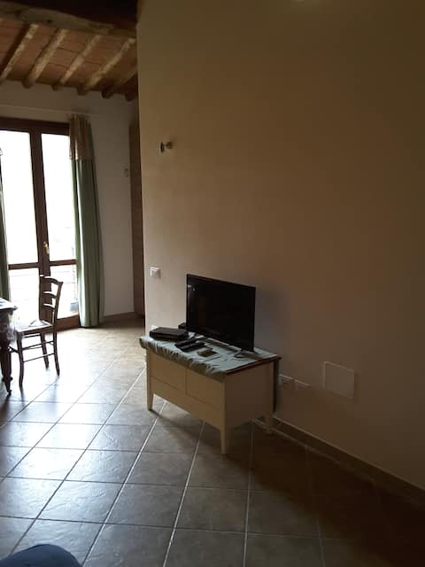 Top Airbnb: Large studio apartment, countryside, proximity to the sea in Riparbella