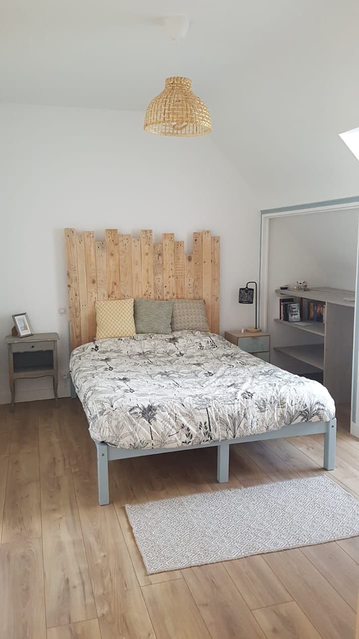 غرفة النوم الثانية في الطابق العلوي 