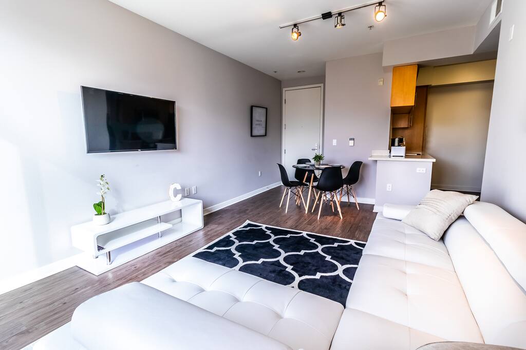 Living room and dining area
Salón comedor