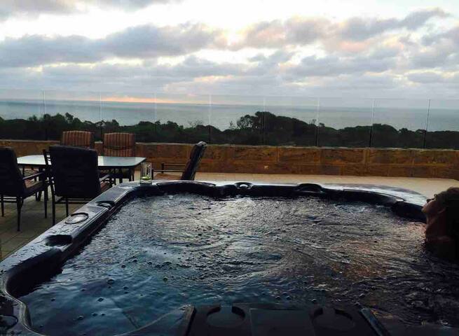 Large 2 storey home with 180 degree ocean views gallery image 4