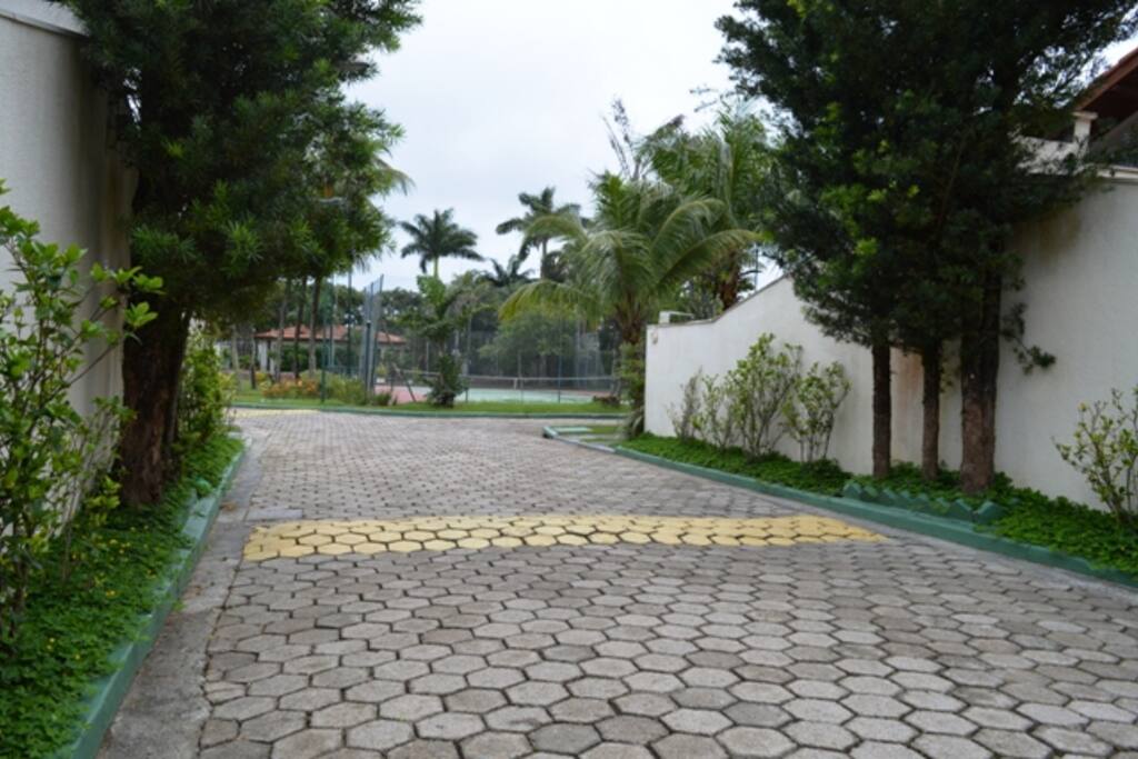 Rua de acesso do condomínio