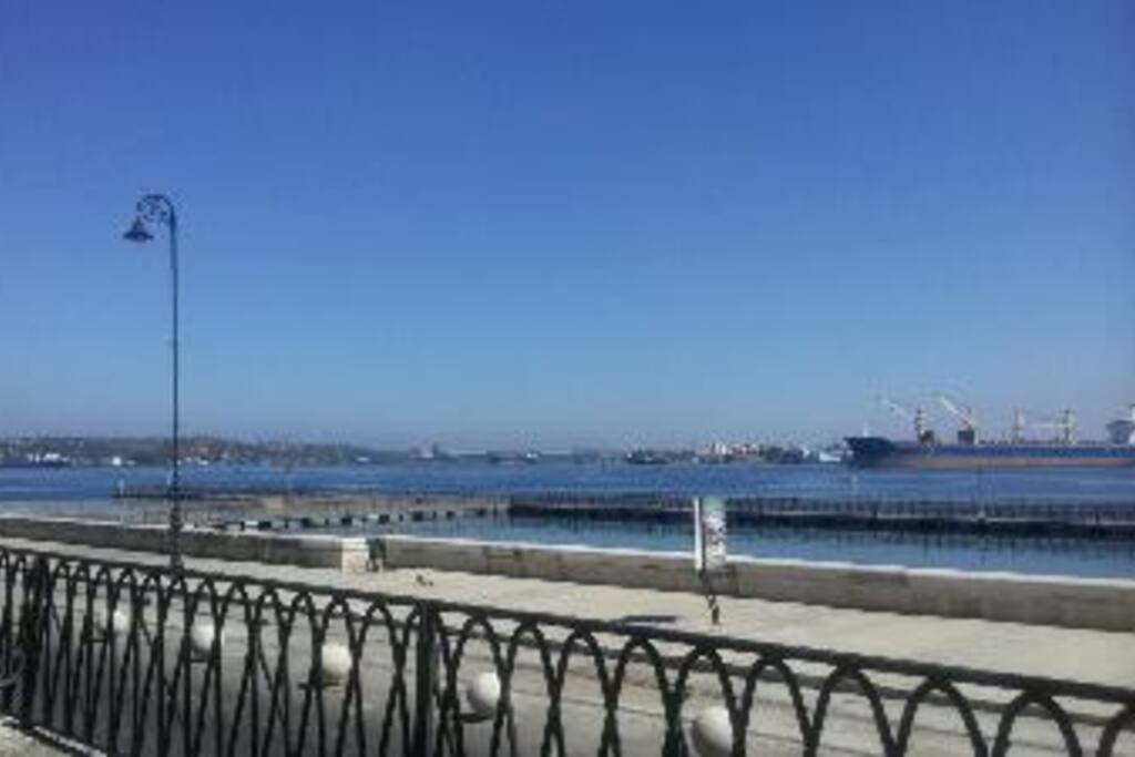 Puerto de la Habana muy cerca de nuestro Hostal