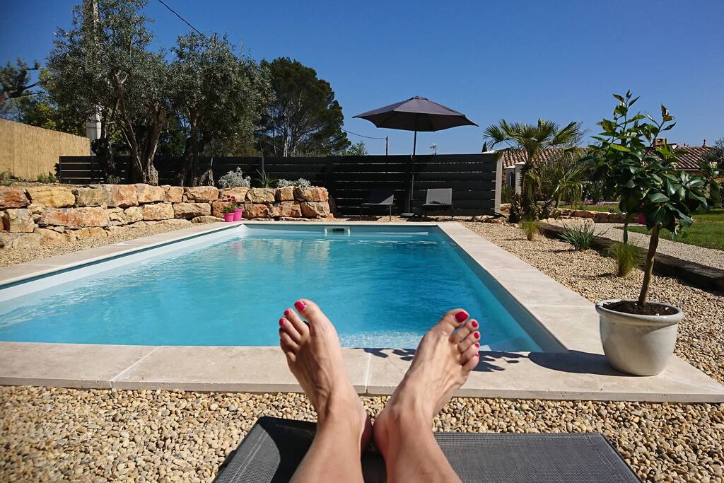 Prêts pour le farniente au bord de la piscine ?