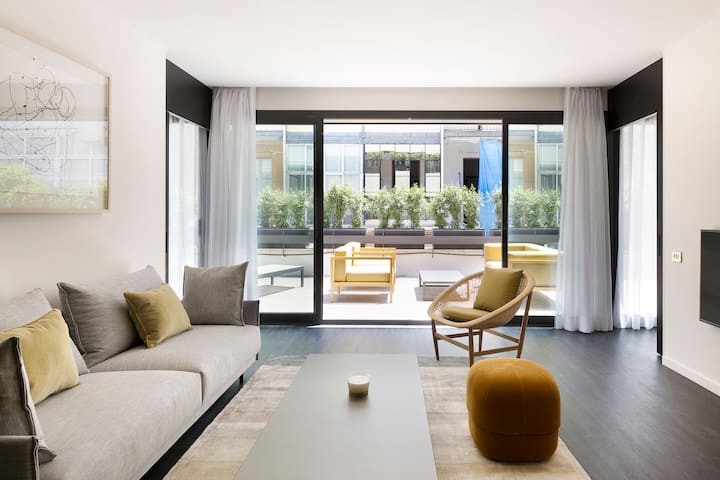 Dandelion -Spacious Apartment with Private Terrace