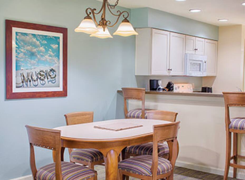 This picture does not show the specific unit being rented. The unit rented will be based on which units are available upon check-in. These pictures are meant to show the property and an example of the room style and décor.