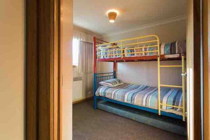 Arthur River Lodge- Entire House gallery image 3