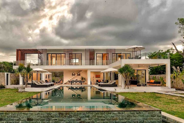 Airbnb with pools near me