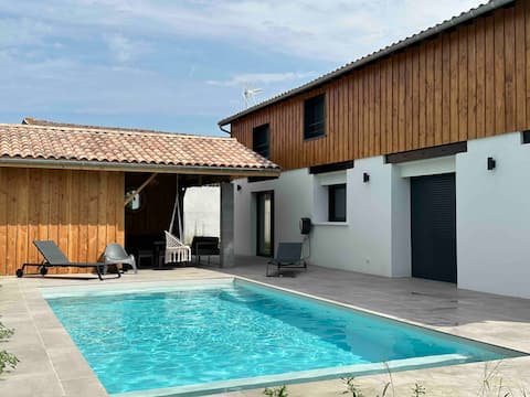Grange Luxe heated pool in the center of Arsac 4*